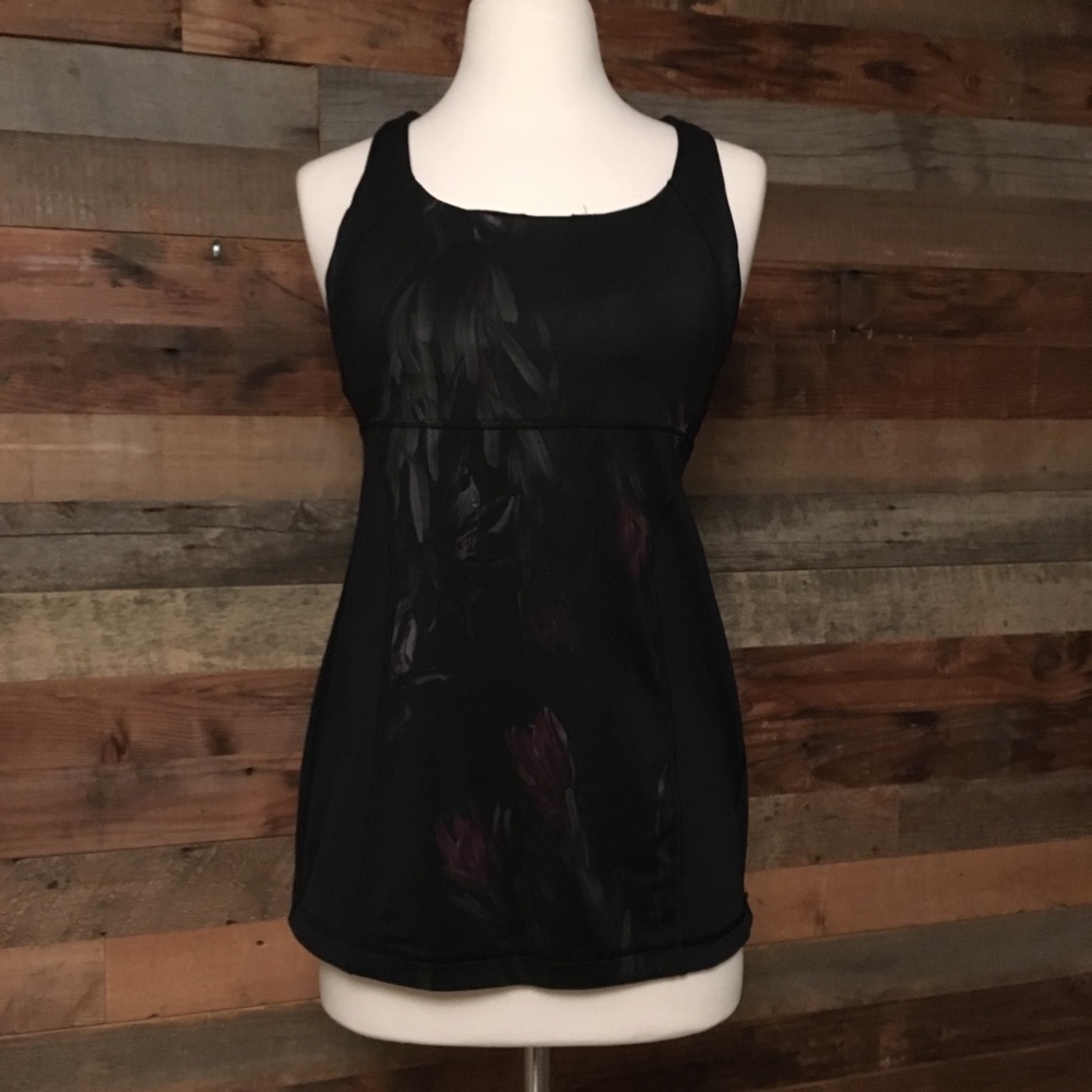 Lululemon yoga tank size 6